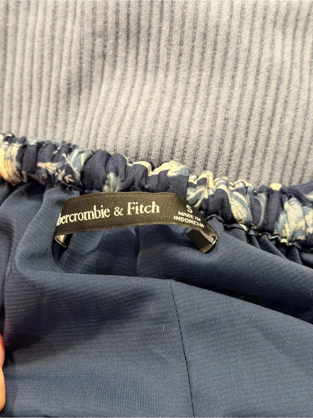Abercrombie & Fitch Navy and White Floral Maxi Dress with Puff Sleeves